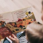 Niños leyendo