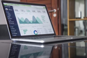 Análisis de posicionamiento web en laptop — auditoría SEO para empresas en Chile