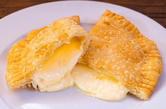 Deliciosa receta de empanadas de queso fritas o al horno ¡Tú decides!