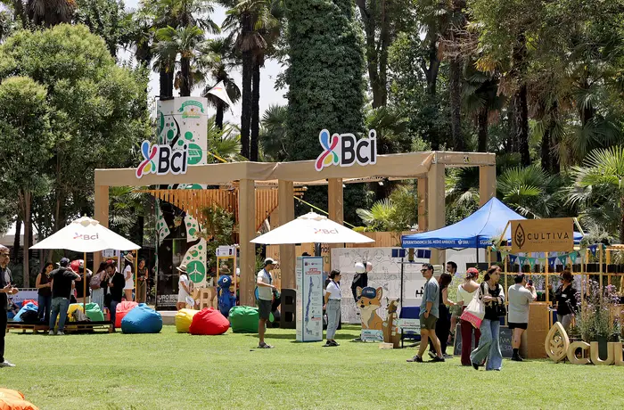 Stand de Bci en el Festival Ladera Sur, en el Parque Santa Rosa de Apoquindo