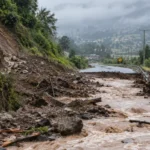 Camino destruido por un aluvión tras lluvias intensas en Chile