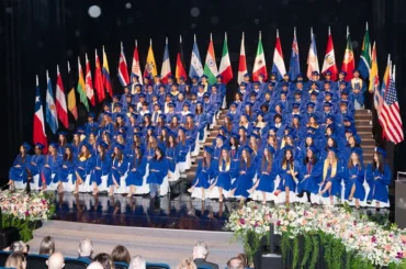 Ceremonia de graduación del Colegio Internacional Nido de Águilas en Santiago